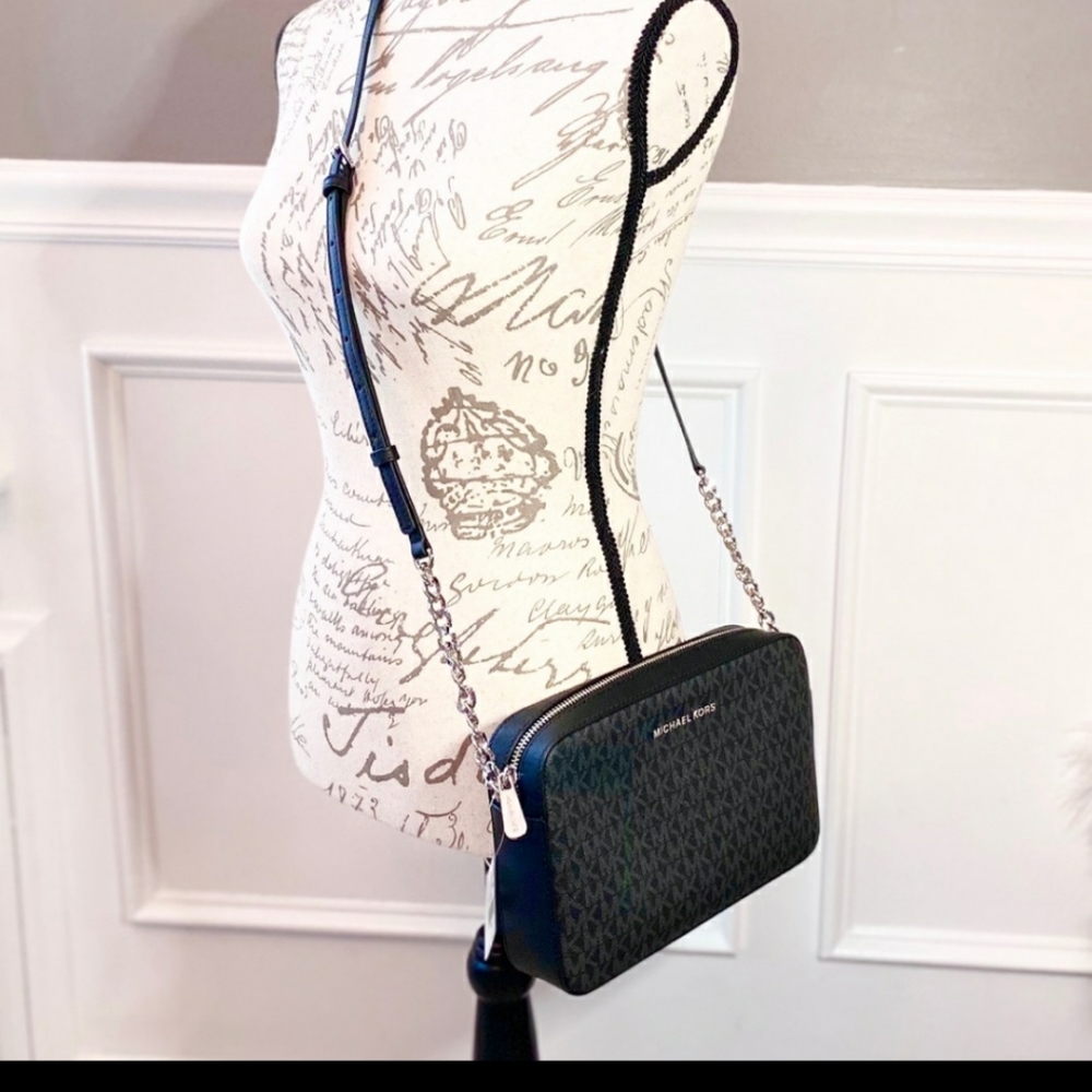 Michael Kors purse - Picture 4 of 8